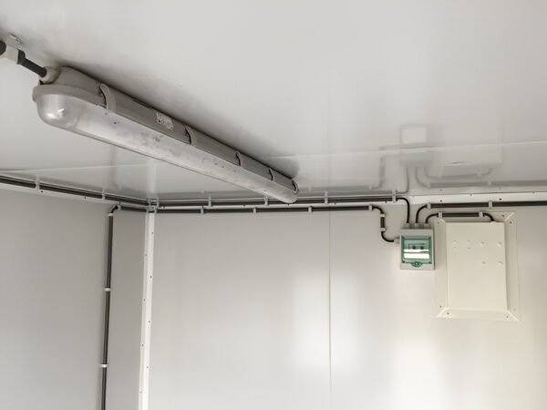 10ft-Accommodation-Container4-600x450-1.jpg 10ft Accommodation Container