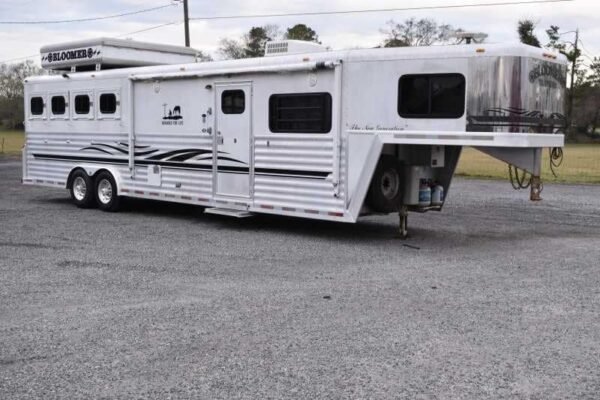 2003-bloomer-8414lq-4-horse-trailer-with-14-short-wall.jpg 2003 Bloomer 8414LQ 4 Horse Trailer with 14′ Short Wall