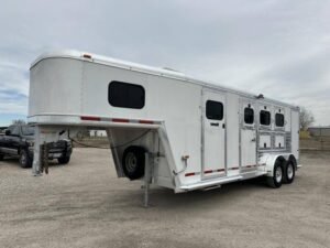 2004-hart-trailers-3h-gn-weekender-horse-trailer.jpeg 2004 Hart Trailers 3H GN Weekender Horse Trailer