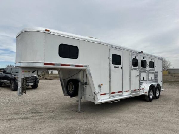 2004-hart-trailers-3h-gn-weekender-horse-trailer.jpeg 2004 Hart Trailers 3H GN Weekender Horse Trailer