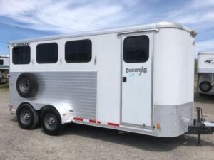 2010-merhow-3-horse-slant-load-bumper-pull.jpg 2010 Merhow 3 Horse Slant Load Bumper Pull