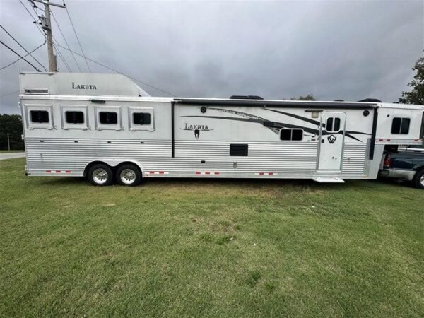 2014-lakota-bighorn-8416-generator-couch-dinette-17-shortwall-4-horse.jpg 2014 Lakota Bighorn 8416, Generator, Couch, Dinette 17’ Shortwall, 4 Horse Trailer, 12′ Slide.