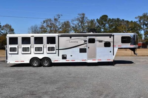 2015-lakota-8411glq-4-horse-trailer-with-11-short-wall.jpg 2015 Lakota 8411GLQ 4 Horse Trailer with 11′ Short Wall
