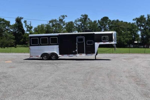 2017-exiss-escape-7308lq-3-horse-trailer-with-8-short-wall.jpg 2017 Exiss Escape 7308LQ 3 Horse Trailer with 8′ Short Wall