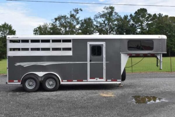 2018-adam-7304gn-3-horse-trailer.jpg 2018 Adam 7304GN 3 Horse Trailer