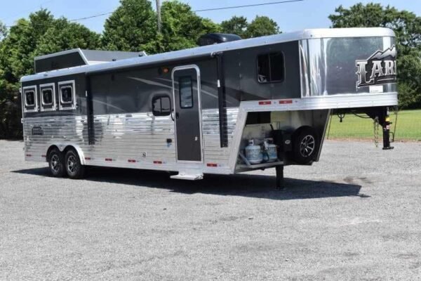2020-bison-laredo-3-horse-trailer-with-11-short-wall.jpg 2020 Bison Laredo 3 Horse Trailer with 11′ Short Wall
