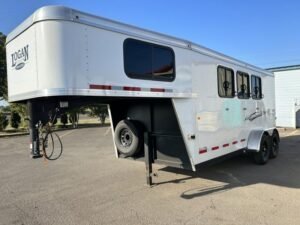2022-logan-coach-crossfire-3-horse-gooseneck.jpg 2022 Logan Coach Crossfire 3 Horse Gooseneck
