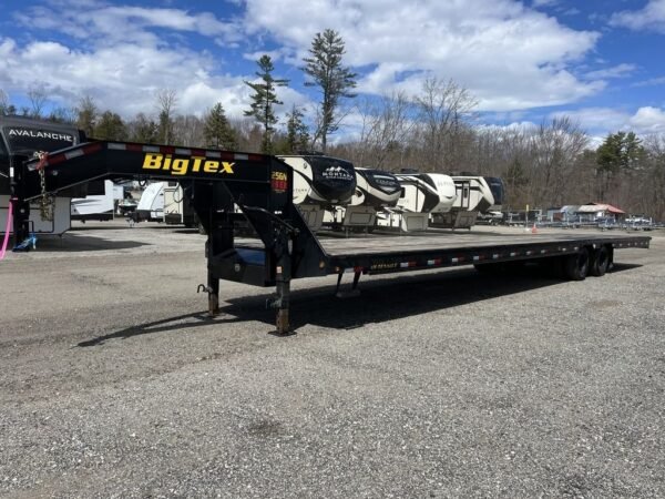2024 Diamond C 8.5×20 20K Deckover Equipment Trailer w/ 72” Flip-Knee Ramps
