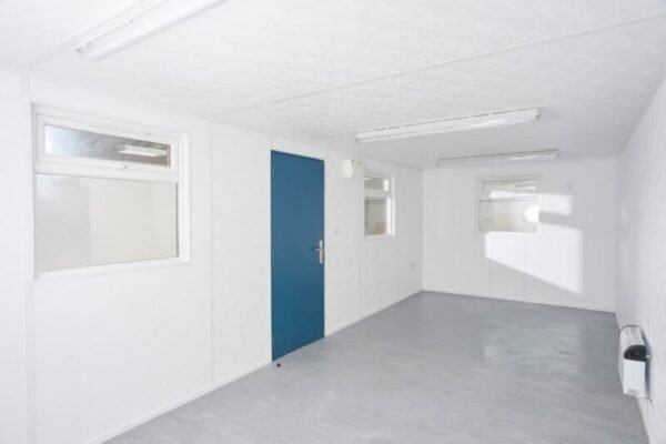24x10-Standard-Jack-Leg-inside2-960x640-1-800x533-1.jpg 24ft x 10ft Jackleg Cabin (Site Cabin)