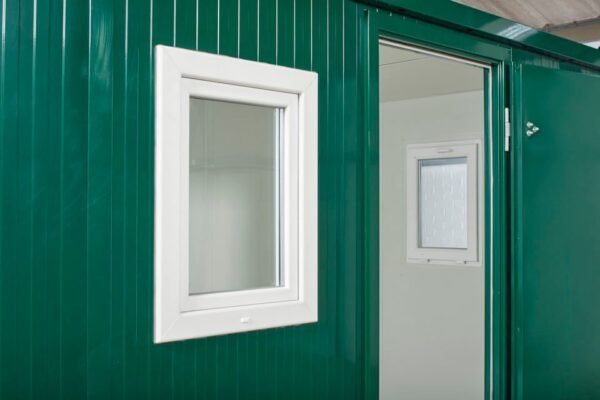 647-Portables-Day2-2.5.184.3M-Pack-Office-detail-960x640-1.jpg 3.3m x 2.3m Flat Pack Office