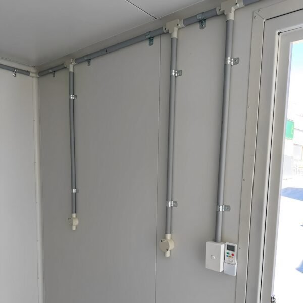 White Modified 10ft Shipping Container with AC