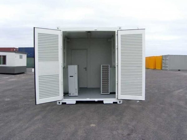 port-shipping-containers-switched-rooms-007.jpg Switch Rooms